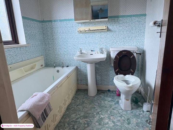 Detached house for Sale in Dundalk, Louth