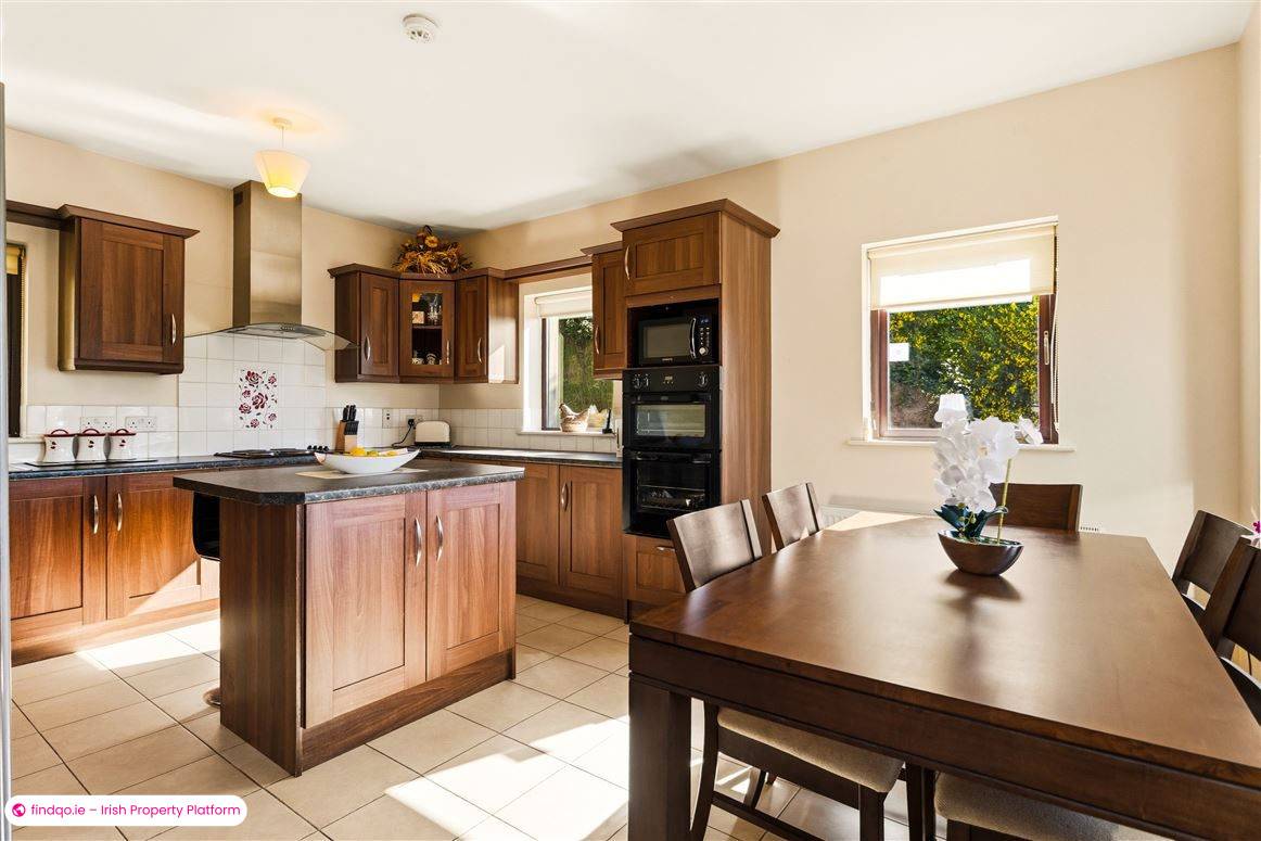 Detached house for Sale in Glounthaune, Cork