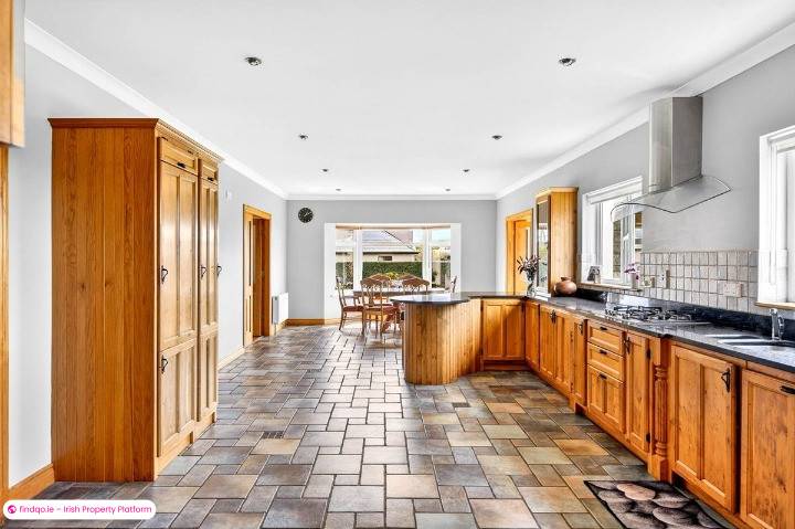 Detached house for Sale in Oranmore, Galway