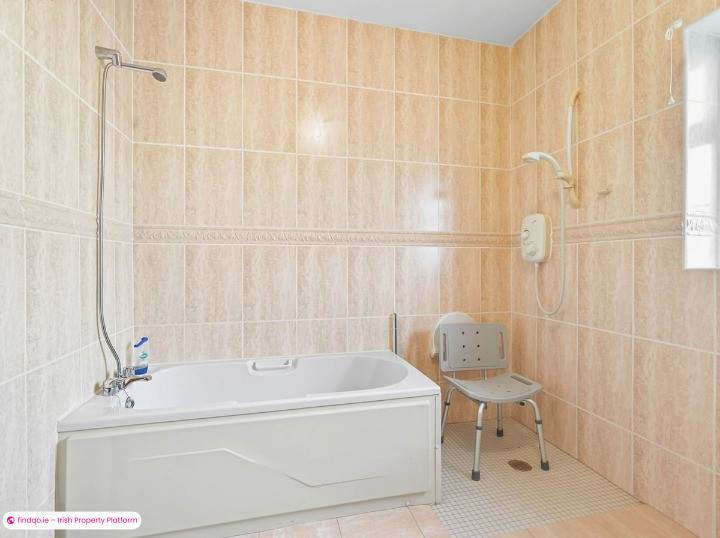 Detached house for Sale in Oranmore, Galway
