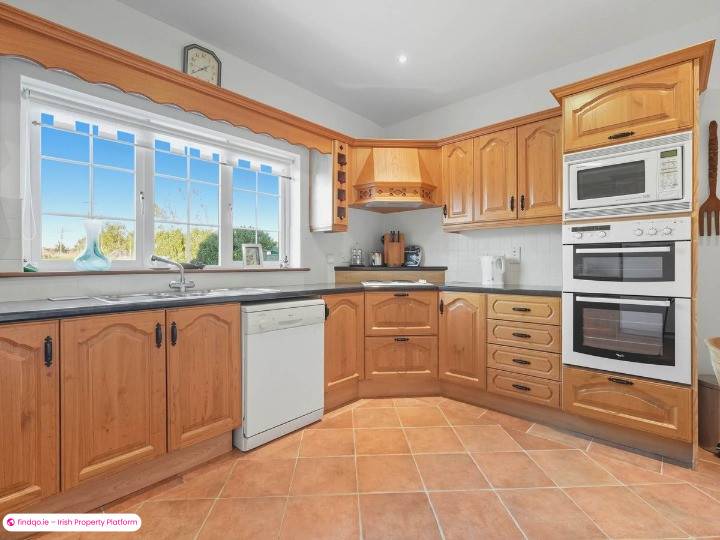 Detached house for Sale in Oranmore, Galway