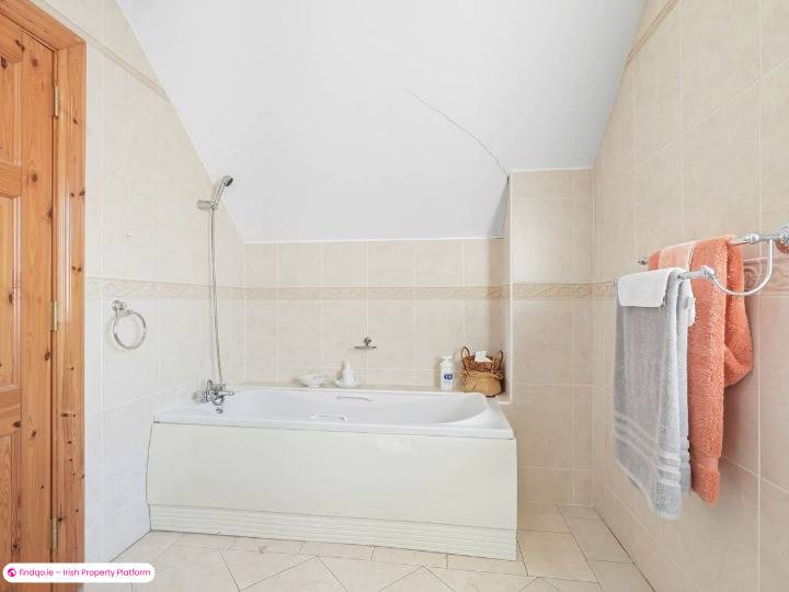 Detached house for Sale in Oranmore, Galway