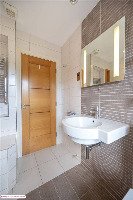 Terraced house for Sale in Fota, Cork