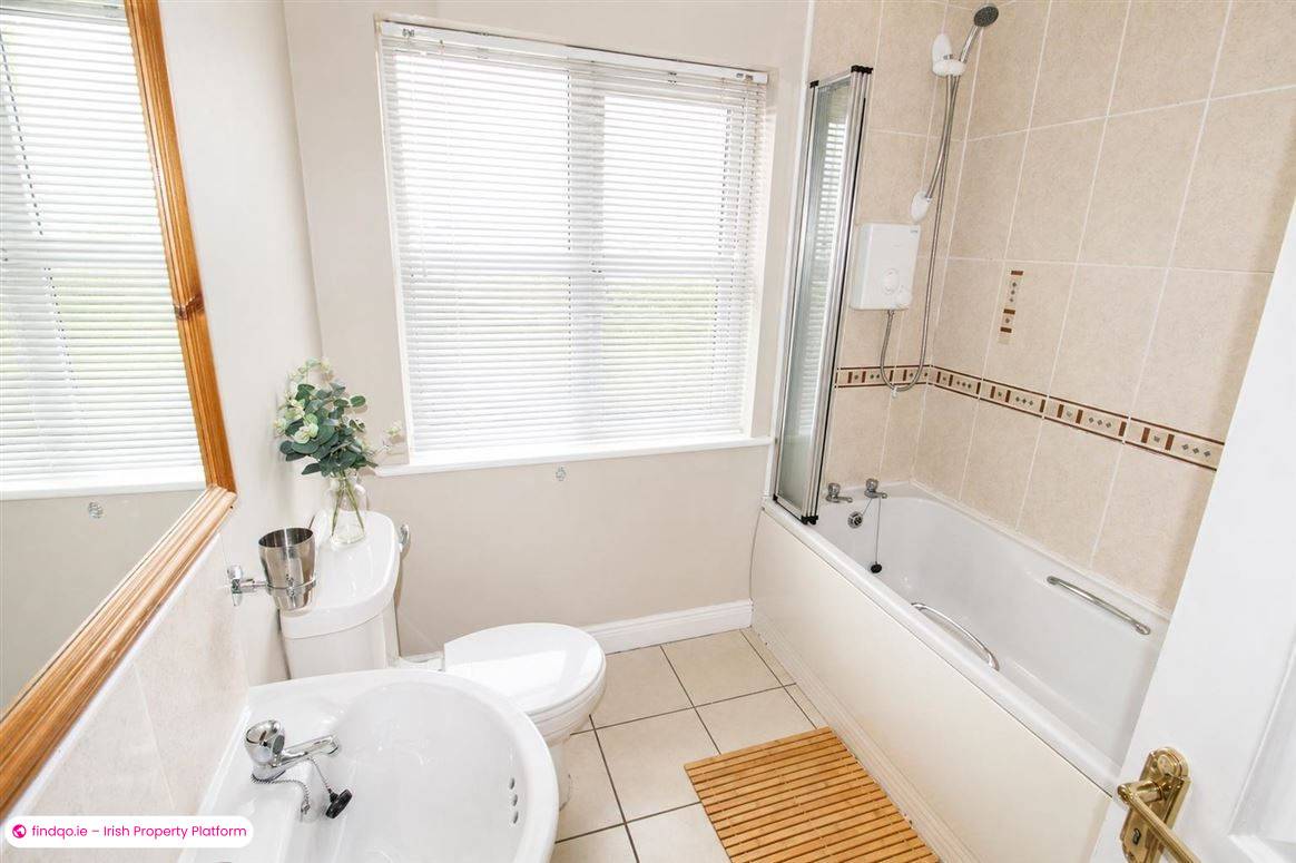 Semi-detached house for Sale in Carnew, Wicklow