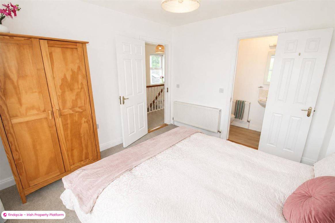 Semi-detached house for Sale in Carnew, Wicklow