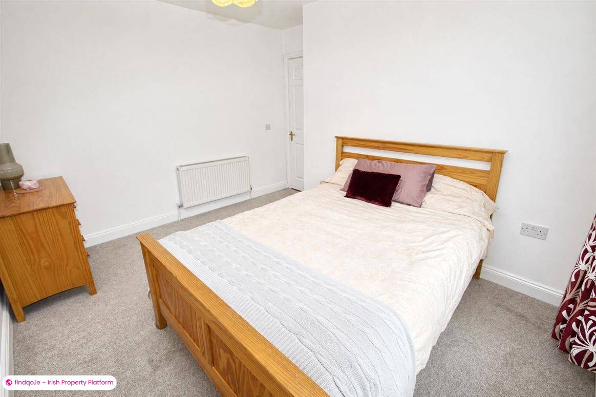 Semi-detached house for Sale in Carnew, Wicklow