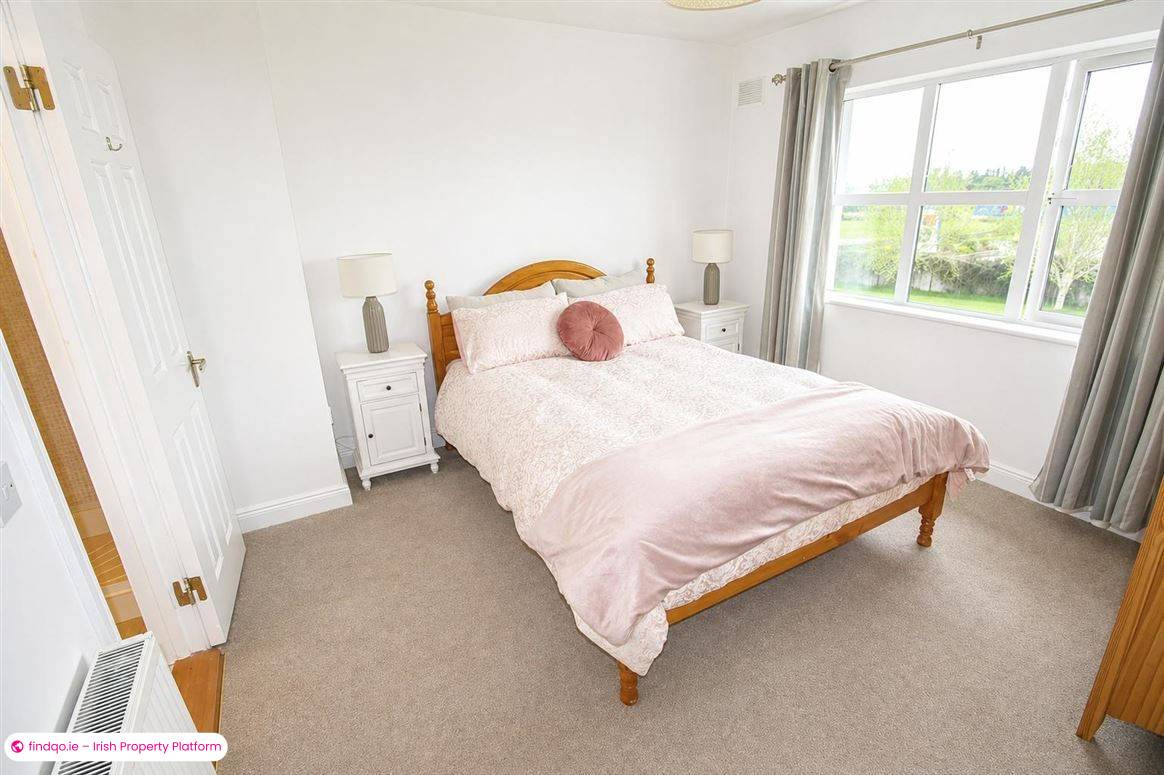 Semi-detached house for Sale in Carnew, Wicklow