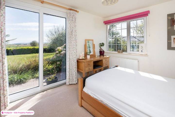 Detached house for Sale in Garryvoe, Cork