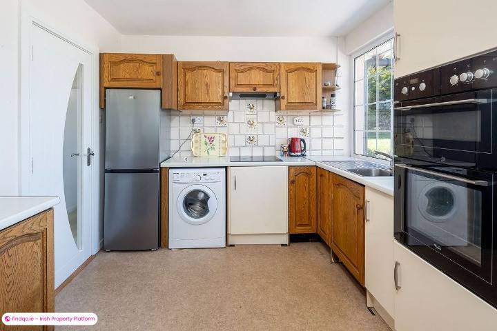 Detached house for Sale in Garryvoe, Cork