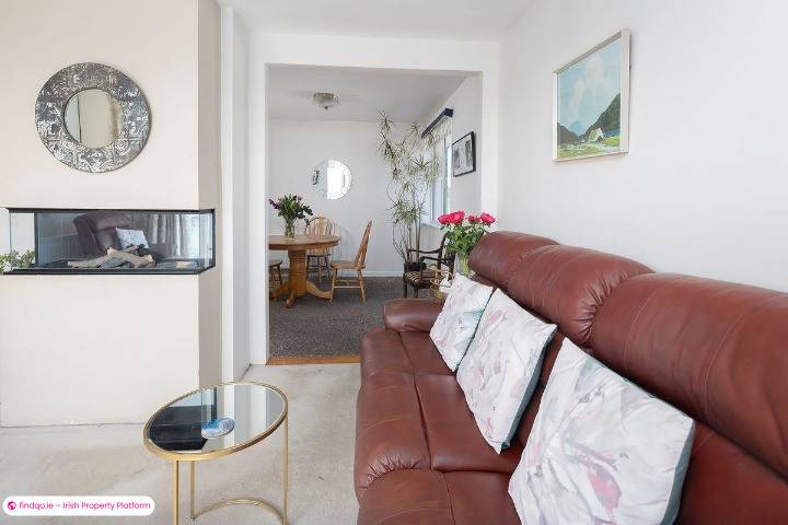 Detached house for Sale in Garryvoe, Cork