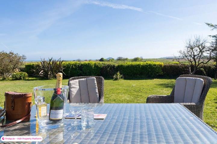 Detached house for Sale in Garryvoe, Cork