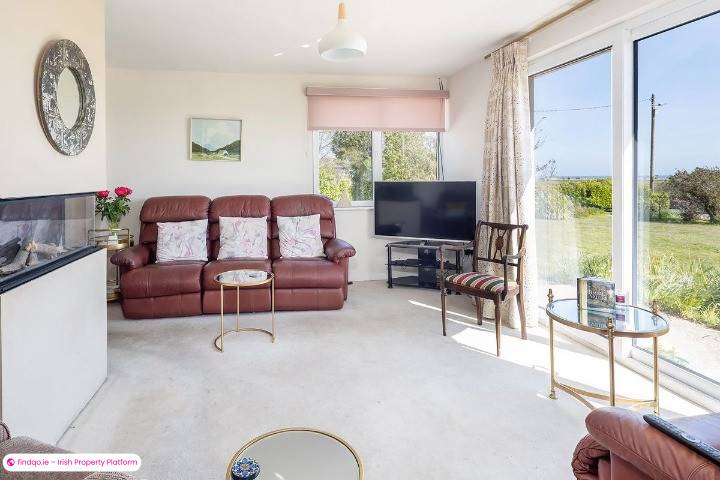 Detached house for Sale in Garryvoe, Cork