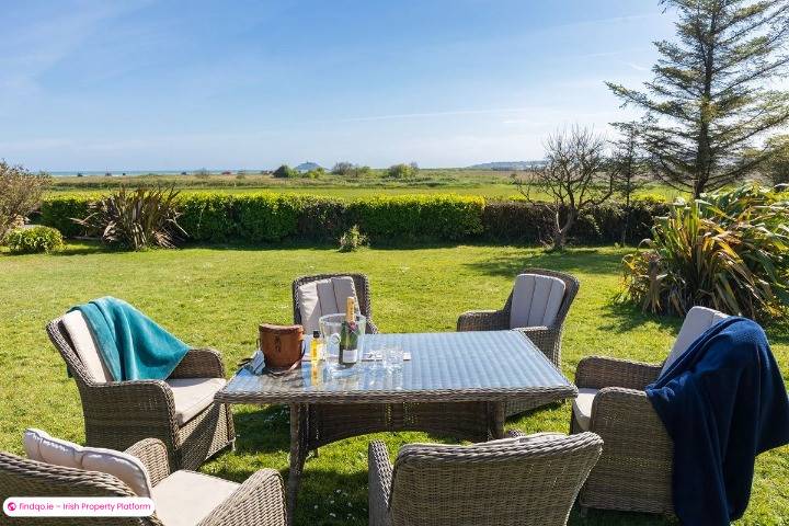 Detached house for Sale in Garryvoe, Cork