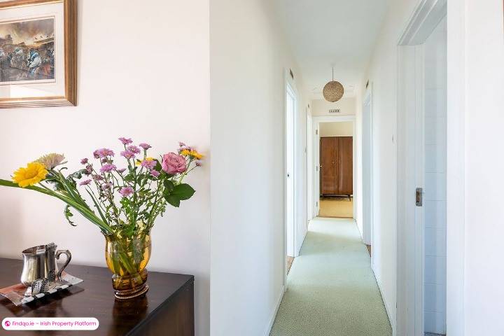 Detached house for Sale in Garryvoe, Cork