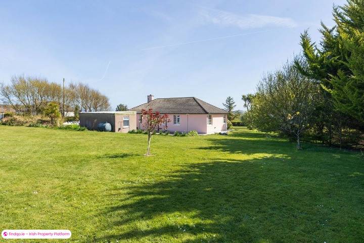 Detached house for Sale in Garryvoe, Cork