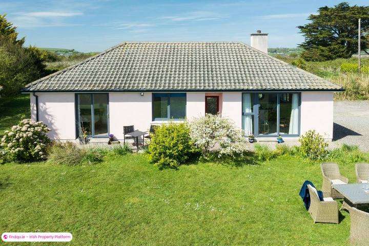 Detached house for Sale in Garryvoe, Cork