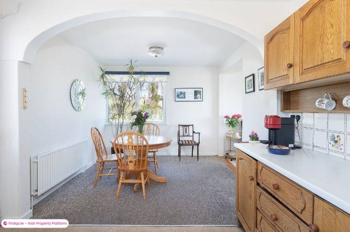 Detached house for Sale in Garryvoe, Cork