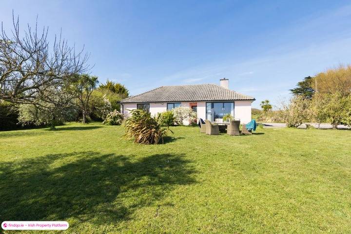 Detached house for Sale in Garryvoe, Cork