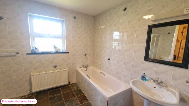 Detached house for Sale in Croaghrimbeg, Mayo