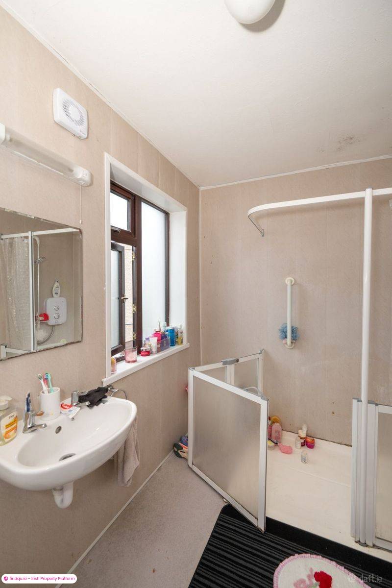 Detached house for Sale in The Lough, Cork