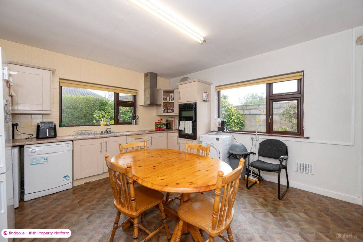 Detached house for Sale in The Lough, Cork