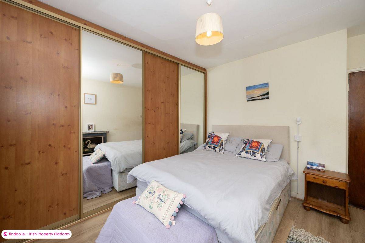 Detached house for Sale in The Lough, Cork