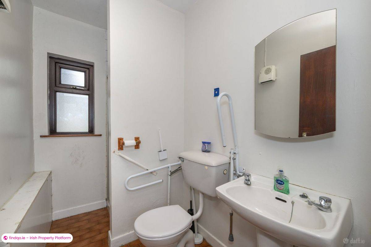 Detached house for Sale in The Lough, Cork
