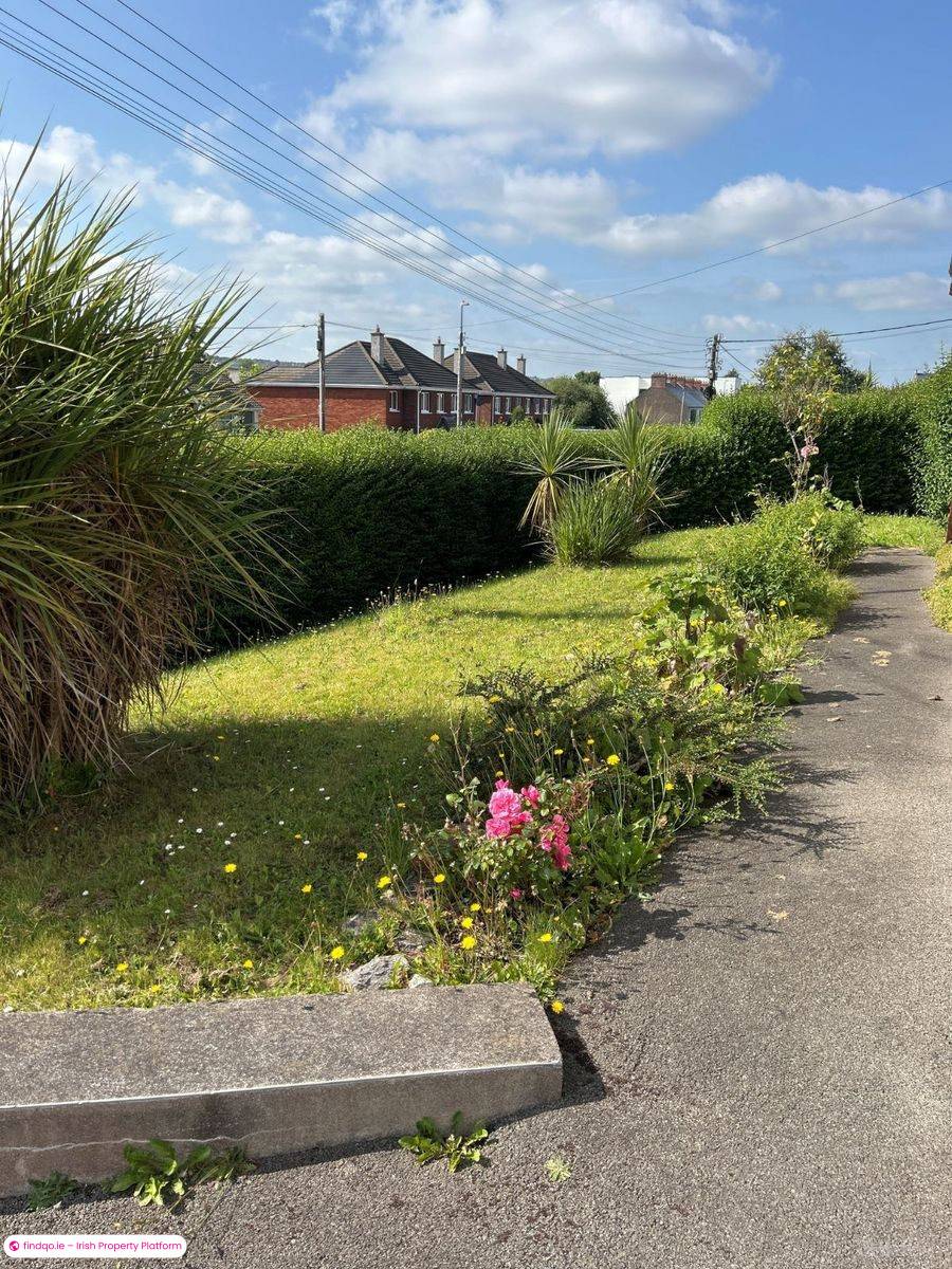 Detached house for Sale in The Lough, Cork
