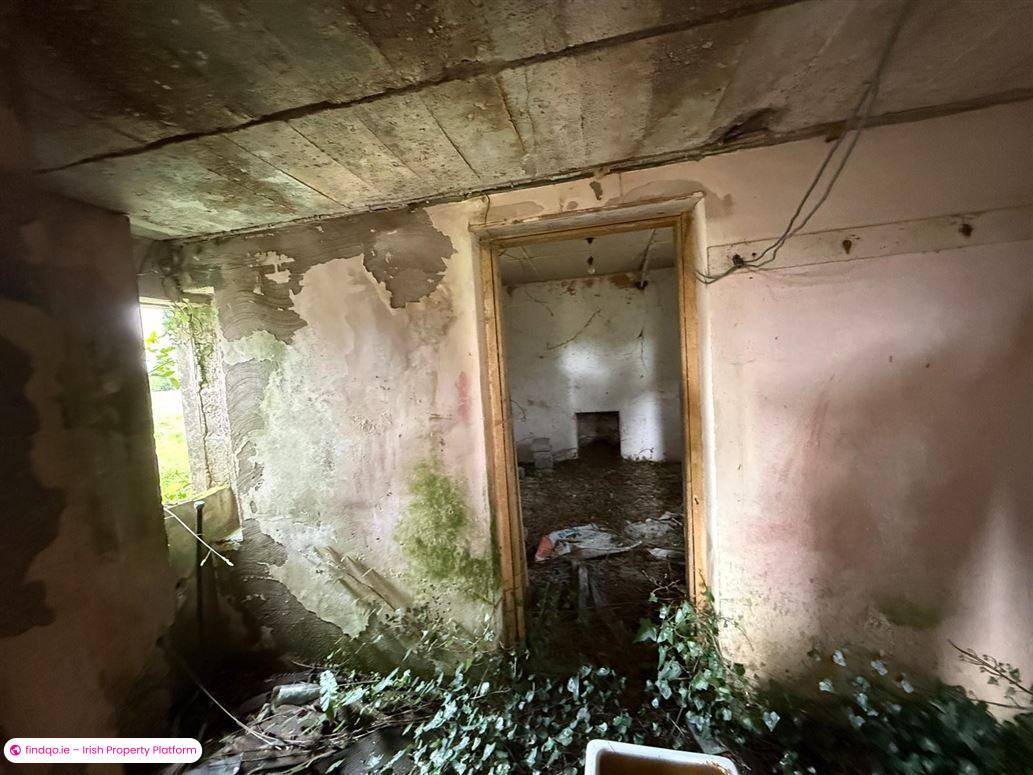 Detached house for Sale in Charlestown, Mayo