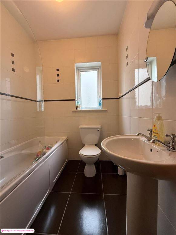 Semi-detached house for Sale in Charlestown, Mayo