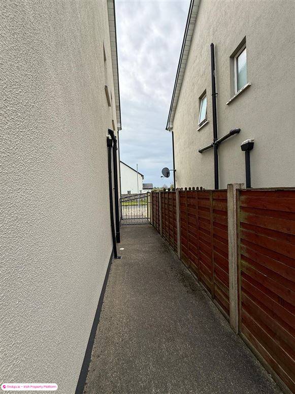Semi-detached house for Sale in Charlestown, Mayo
