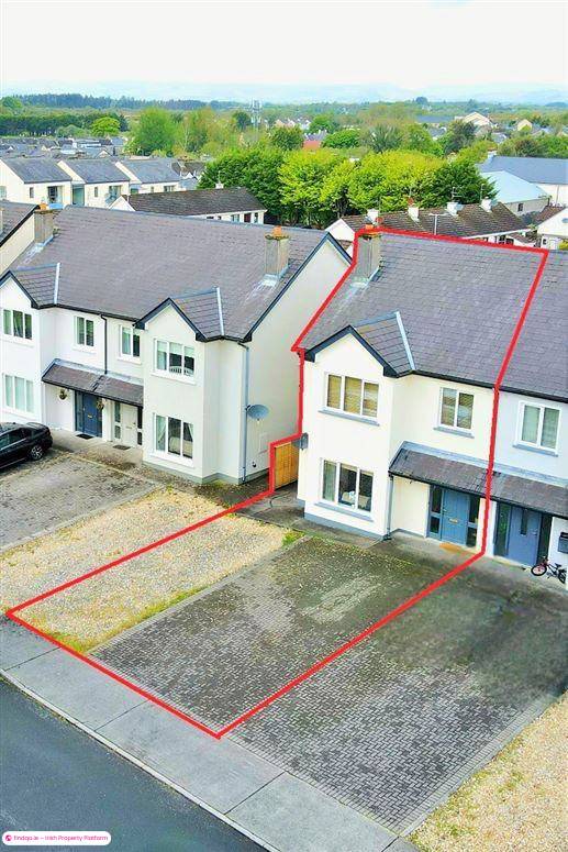 Semi-detached house for Sale in Charlestown, Mayo