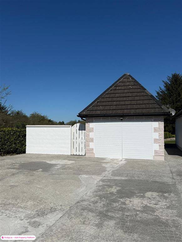 Detached house for Sale in Charlestown, Mayo