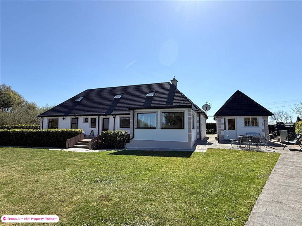 Detached house for Sale in Charlestown, Mayo