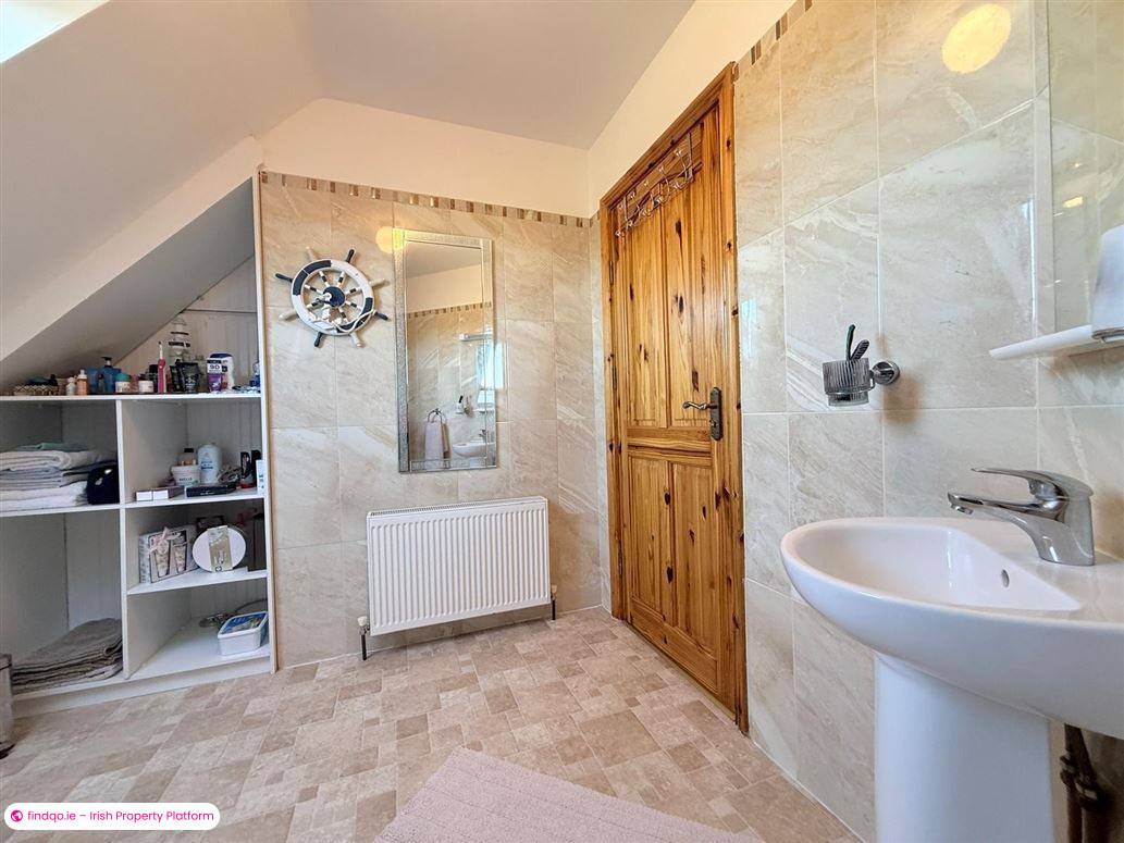 Detached house for Sale in Charlestown, Mayo