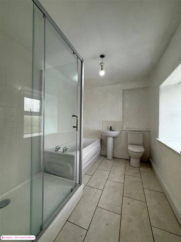 Detached house for Sale in Ballaghaderreen, Roscommon