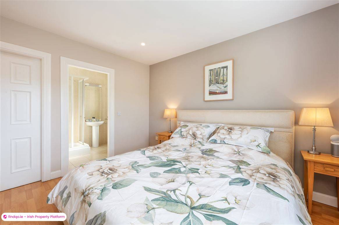 Detached house for Sale in Passage West, Cork