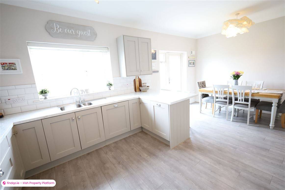 Semi-detached house for Sale in Carrigaline, Cork