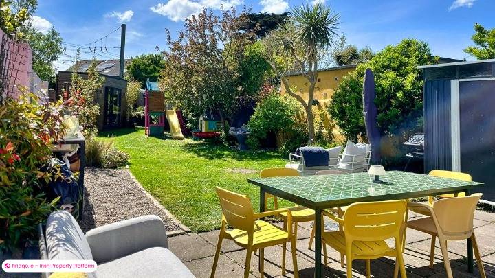 End of terrace house for Sale in Sutton, Dublin 13