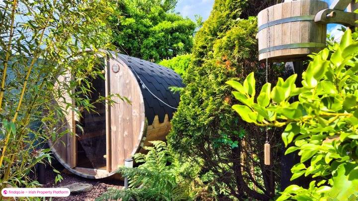 End of terrace house for Sale in Sutton, Dublin 13