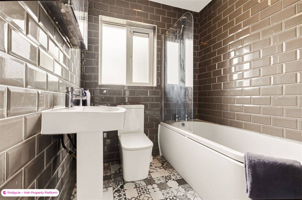 Semi-detached house for Sale in Glanmire, Cork