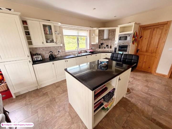 Detached house for Sale in Carrigallen, Leitrim