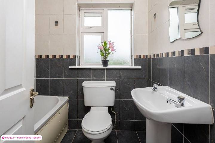 Semi-detached house for Sale in Whitegate, Cork
