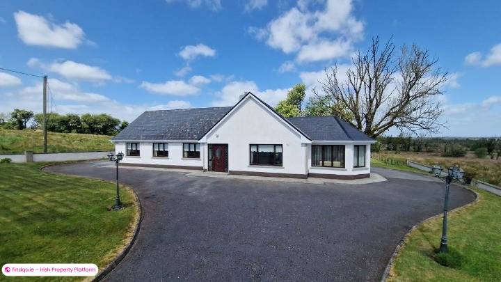 Detached house for Sale in Castlerea, Roscommon
