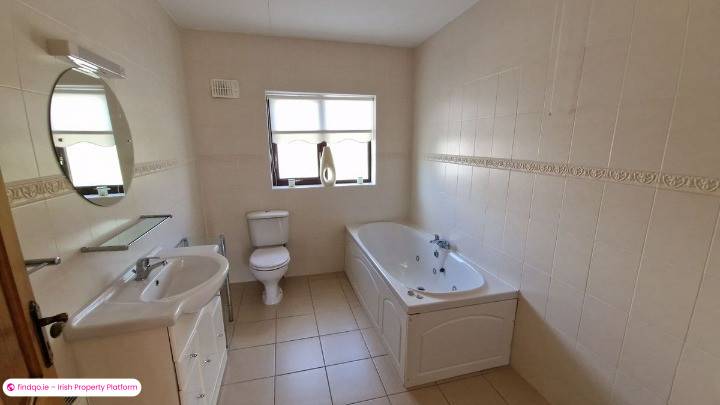 Detached house for Sale in Castlerea, Roscommon