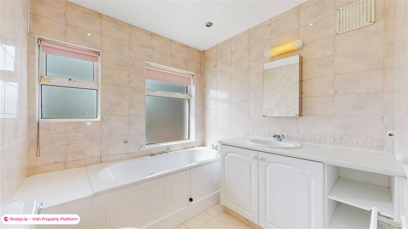 Semi-detached house for Sale in Whitehall, Dublin 9