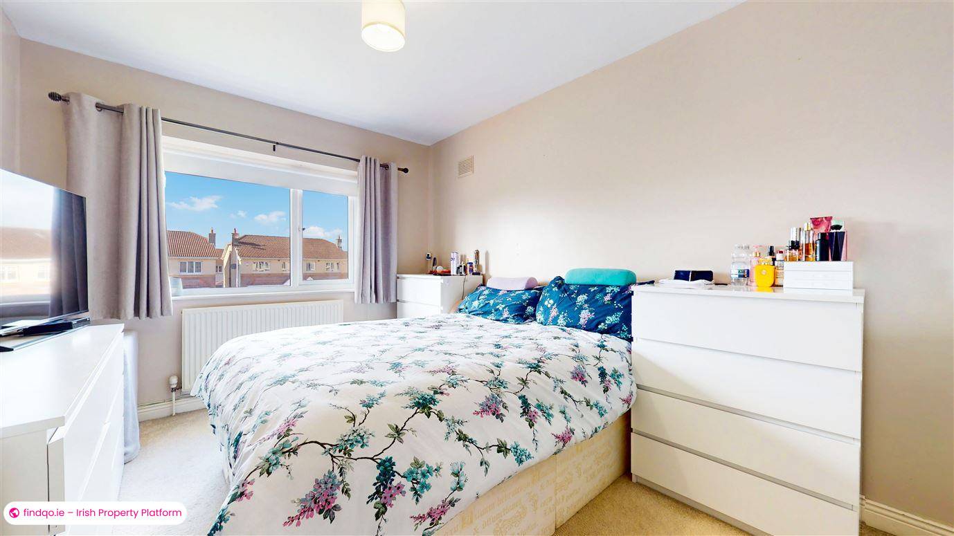 Semi-detached house for Sale in Lucan, Dublin (County)