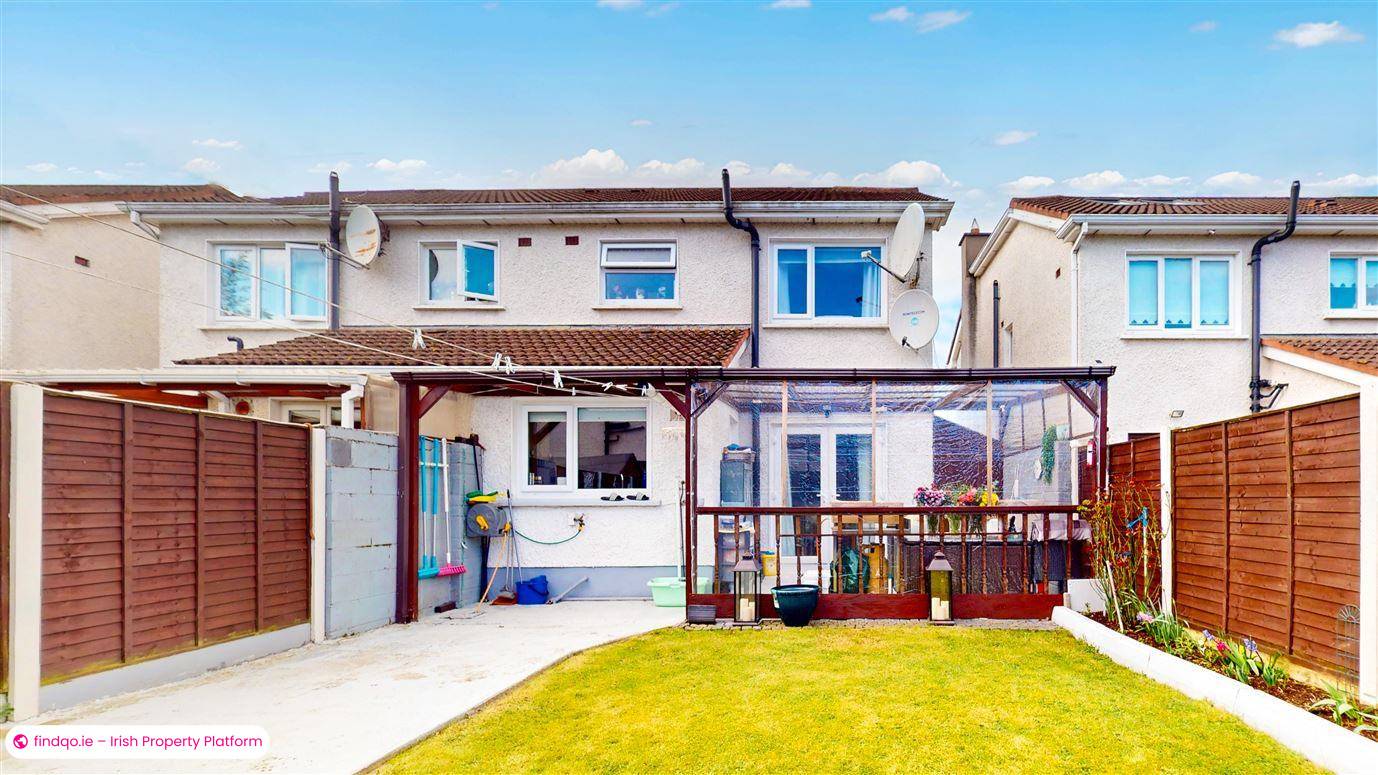 Semi-detached house for Sale in Lucan, Dublin (County)
