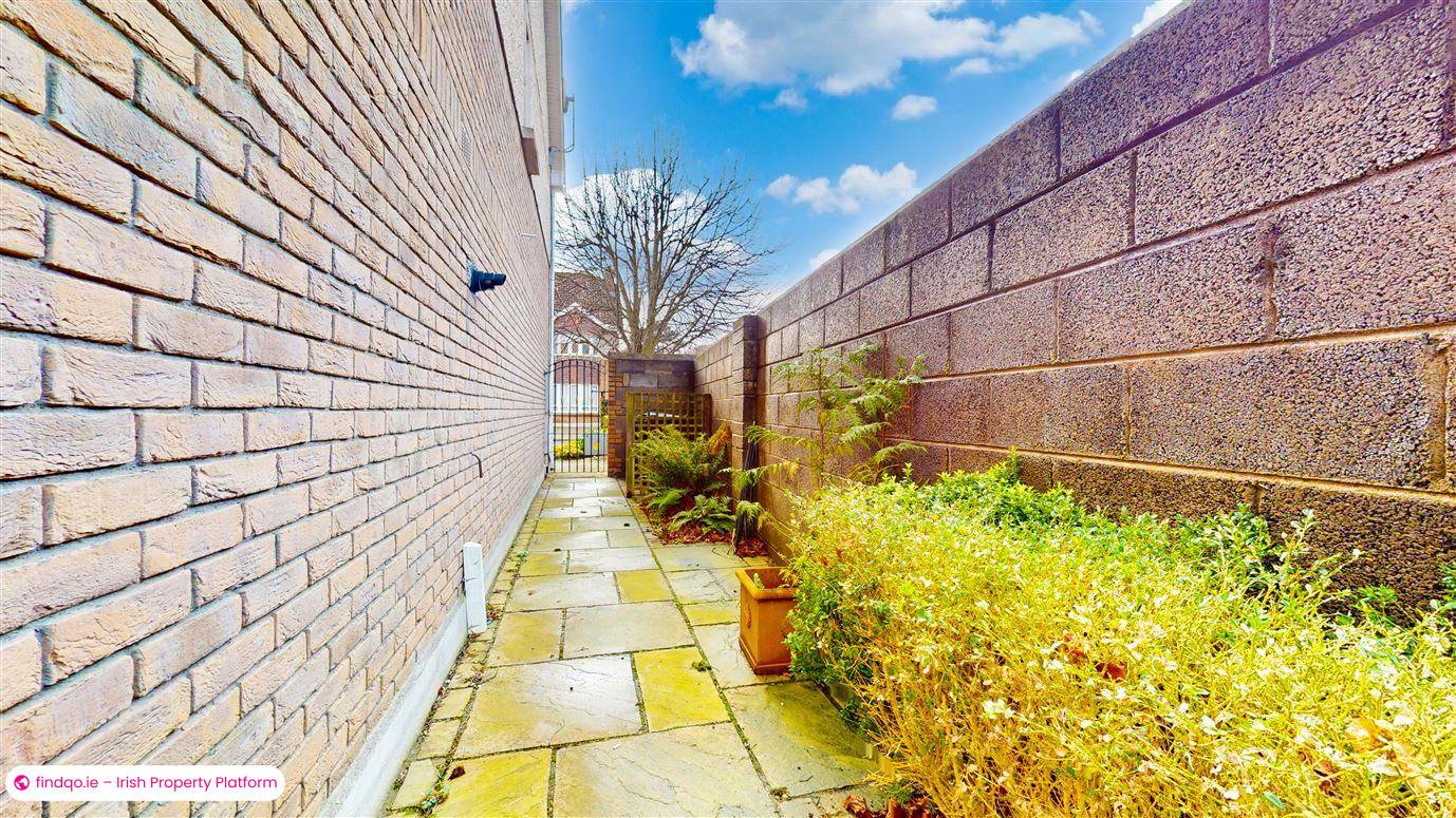 Semi-detached house for Sale in Navan Road, Dublin 7