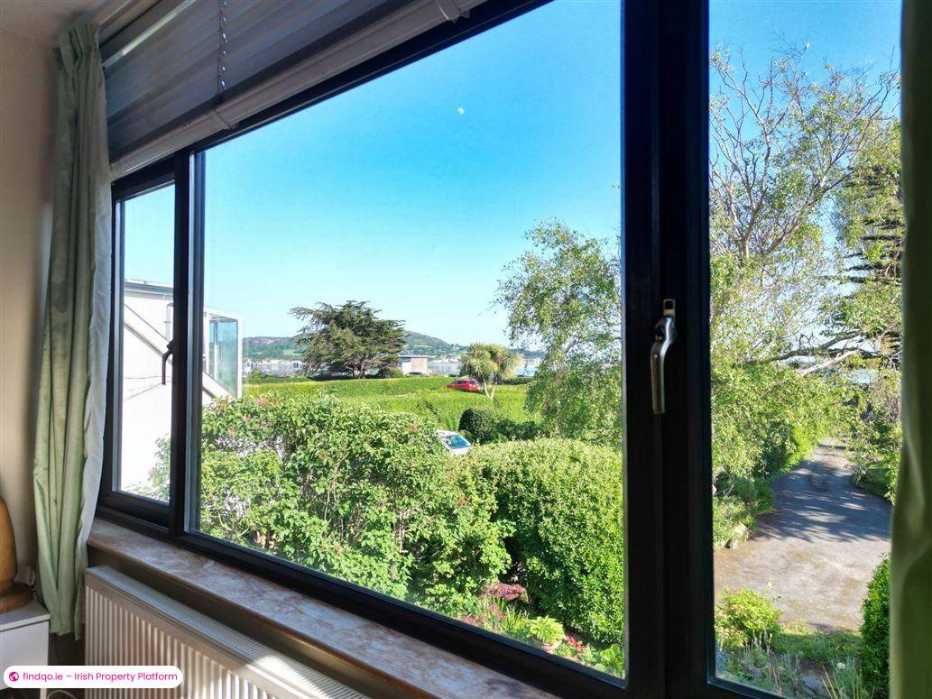 Detached house for Sale in Sutton, Dublin 13